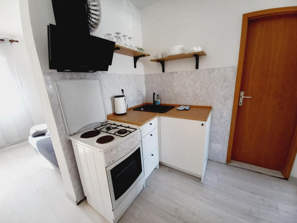 Apartments Toni Rogoznica  Exterior photo